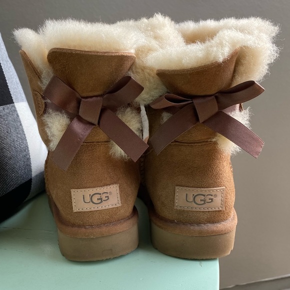 mini bailey bow ii genuine shearling bootie